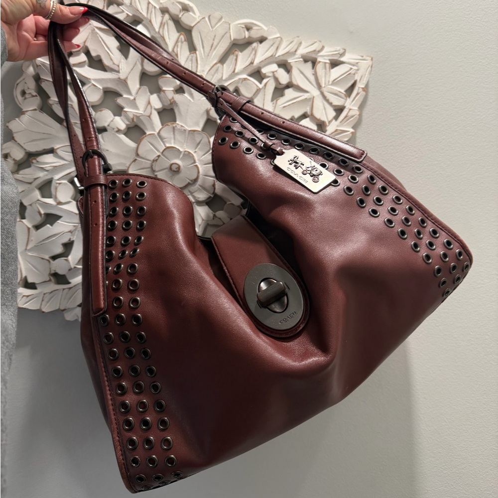 Coach Madison vintage legacy Brown grommet Studder shoulder Bag big buckle